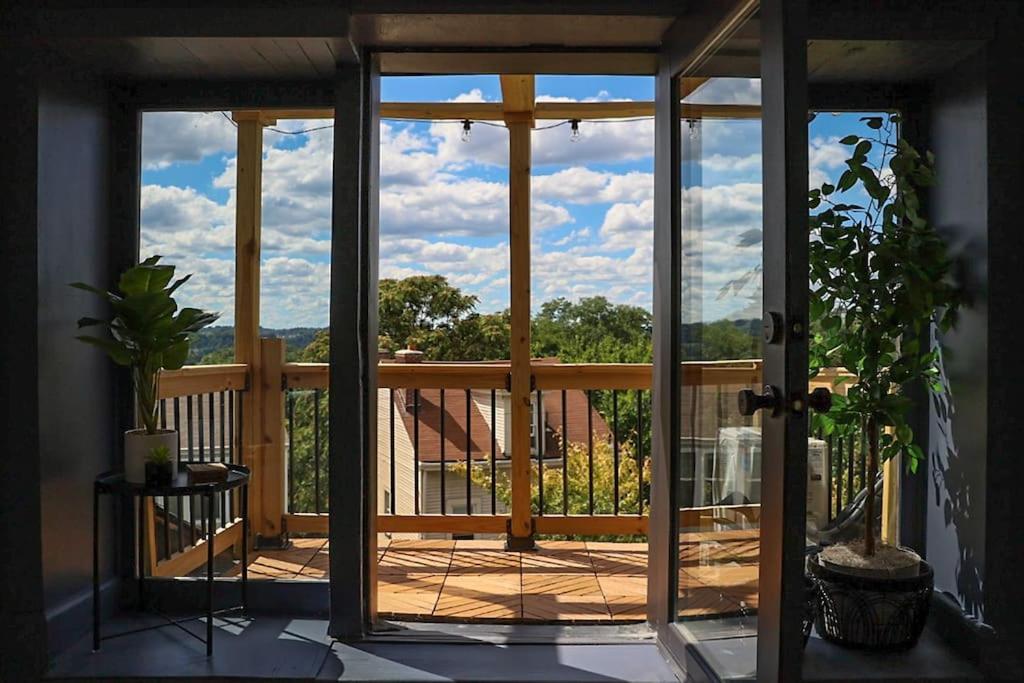 Cozy Retreat Above The * Pittsburgh