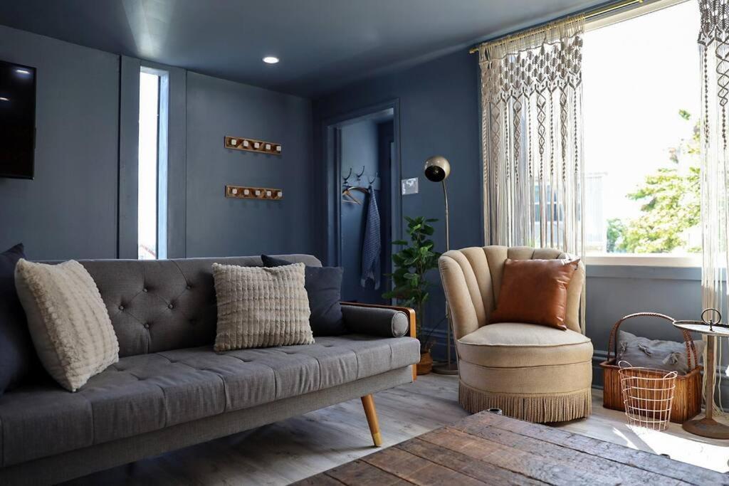 Cozy Retreat Above The