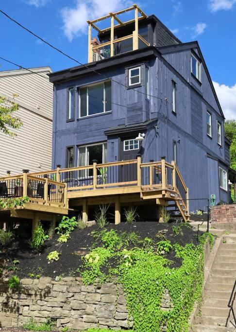 Cozy Retreat Above The Pittsburgh